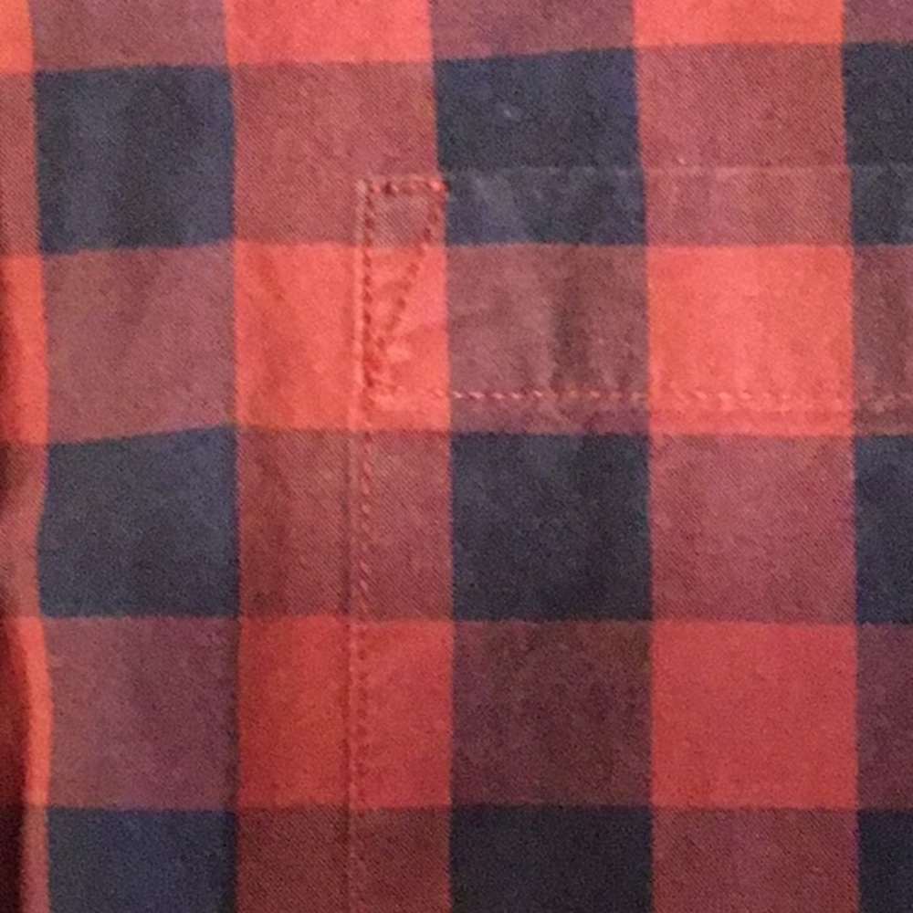 Button down - Picture 2 of 3